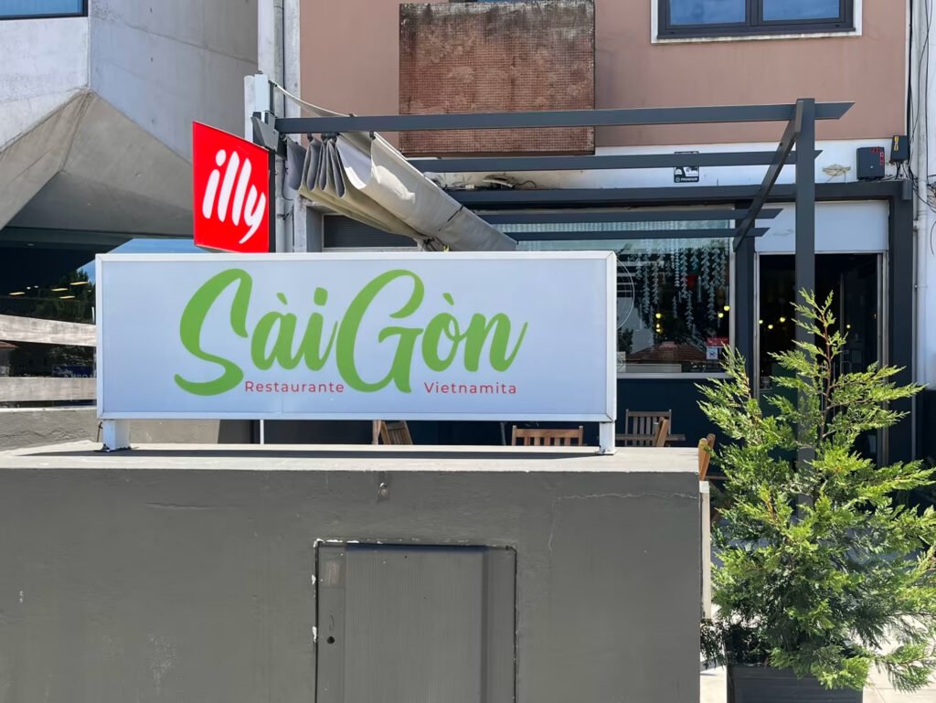 mockup sài gòn restaurante vietnamita